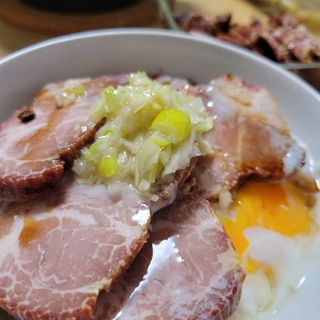 ねぎ塩チャータマ丼